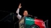 عمران خان د خپل لاریون پر مهال د ګوند پلویانو ته وینا کوي - د نومبر درېیمې انځور. 