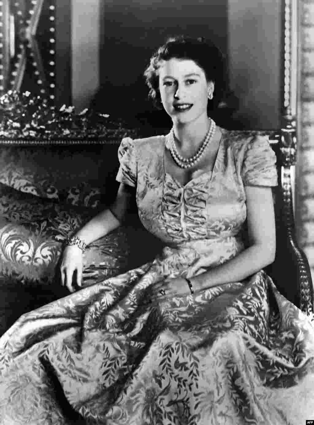 Яшь шаһбикә Елизавета, 1940нчы еллар 