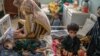 افغانستان کې ځينې کورنۍ: د بې‌وزلۍ له امله مو ماشومان په خوارځواکۍ اخته شوي دي