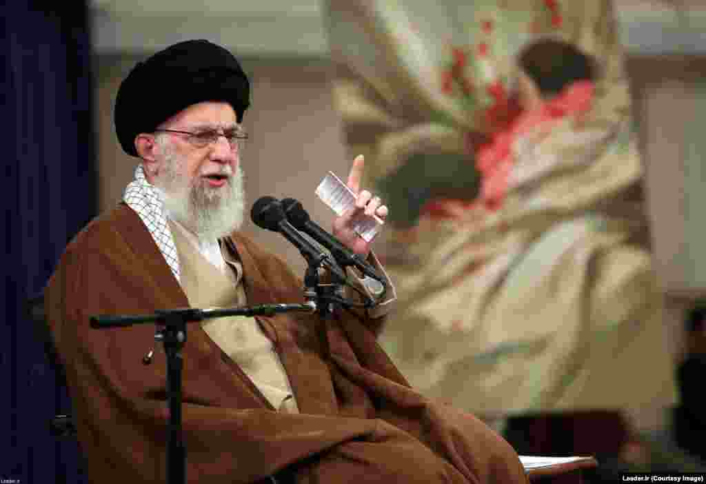 د ایران رهبر ایت الله علي خامنه‌اي پرون ویلي، د ایران خلک دې اندېښنه نه کوي، ځکه د ده په وینا د دغه هېواد په چارو کې به هېڅ ډول ځنډ او خنډ رانه شي. 