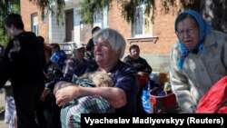 Ukrajina je 12. maja evakuisala više od 4.000 ljudi iz svoje sjeveroistočne regije Harkiv.