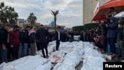 غزه کې د یو شمېر وژل شویو فلسطینیانو جسدونه