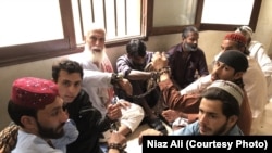 سند کې يو شمېر نيول شوي افغان کډوال - تصویر له ارشيفه