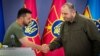 Президент України Володимир Зеленський під час представлення новопризначеного міністра оборони Рустема Умєрова (праворуч) керівництву Міноборони України, Генштабу ЗСУ та керівникам відповідних підрозділів. Київ, 7 вересня 2023 року 
