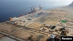 Kina provodi brojne projekte u Pakistanu pod okriljem Kinesko-pakistanskog ekonomskog koridora (CPEC). CPEC se fokusira na povezivanje kineske provincije Xinjiang sa lukom Gwadar (gore).