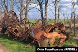 Біля села й досі згоріла російська техніка