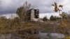 Повредена от руска атака жилищна сграда в град Авдиивка, Донецка област, Украйна, 17 октомври 2023 г.