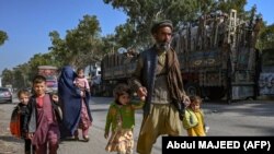 له پاکستانه یو شمېر ویستل کیدونکي افغان کډوال