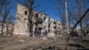 Жилой дом, пострадавший от обстрела, в украинском городе Краматорске. Фото Павла Кириленко