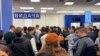 Емоції та реакція українців у Європі на «заморозку» консульських послуг для чоловіків за кордоном (відео)