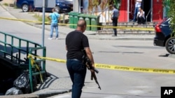Policija na ulicama Gradačca, Bosna i Hercegovina, 11. avgusta 2023.