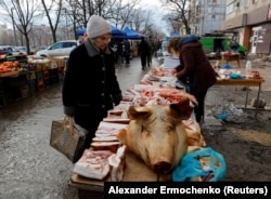 Торговля в оккупированном Мариуполе, февраль 2023 года