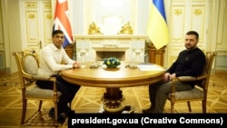 Президент України Володимир Зеленський і прем’єр-міністр Великої Британії Ріші Сунак (ліворуч). Київ, 12 січня 2024 року 