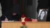 Upisivanje u knjigu žalosti za Vanju Đorčevksu u školi "Johan Hajnrih Pestaloci", u Skoplju, 4. decembar 2023.
