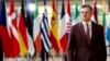 «Путін відчайдушно намагається зірвати мирний саміт у Швейцарії 15-16 червня. Він боїться його успіху. Його оточення посилає ці фальшиві сигнали про нібито готовність до припинення вогню», – вважає Дмитро Кулеба 