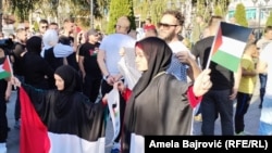 Okupljeni su nosili palestinske zastave, Novi Pazar, 14. oktobar 2023.