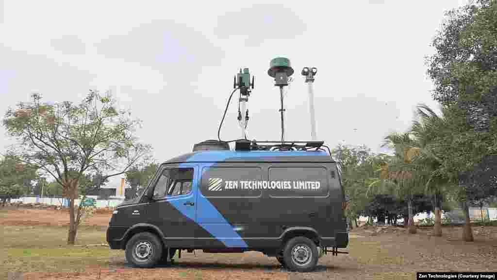 Vozilo iz indijskog Zen sistema protiv dronova. Zvaničnik armenske odbrane rekao je Radiju Slobodna Evropa da ne mogu "niti potvrditi ni demantovati" nedavni izvještaj indijskih medija da je Jerevan potpisao ugovor vrijedan oko 41 milion dolara o kupovini nekoliko Zen sistema protiv dronova. Jedinice su dizajnirane da detektuju, zatim obaraju neprijateljske bespilotne letelice uz pomoć radio šifrovanja ili koriste protivvazdušno oružje za "teško ubijanje".