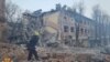 Така изглежда част от Днипро след руската атака в четвъртък