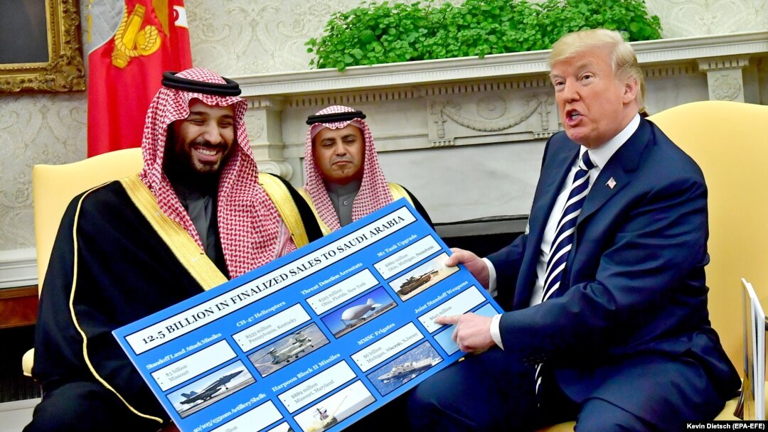 Saudijski prestolonaslednik Mohamed bin Salman i predsednik SAD Donald Tramp razgovaraju o sporazumu o kupoprodaji oružja