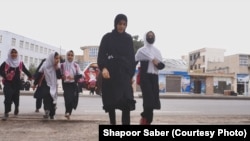 طالبانو تر ټولو لوی محدوديت د نجونو پر زده کړو لګولی دی چې له نړيوالو غبرګونونو او فشارونو سره هم مخ دي.
