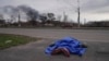 Реальное число погибших от бомбежек в Маруиполе можно будет установить только после того, как разберут все завалы. Только установленных – больше двух тысяч на 350-тысячный город. Выехать удалось более чем 50-ти тысячам