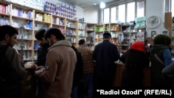 Дорухонаҳои Душанбе як моҳи ахир серодам ҳастанд.