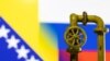 Izgradnjom Južne interkonekcije smanjila bi se ovisnost BiH o Rusiji. Na ilustraciji snimljenoj 26. aprila 2022. vidi se ventil plinovoda ispred zastava Bosne i Hercegovine i Rusije