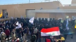 Demonstranti u Bagdadu napali na Ambasadu SAD zbog zračnih udara