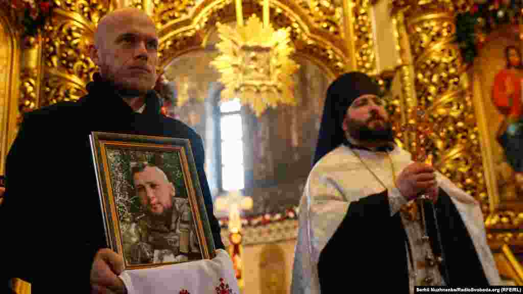 Боєць територіальної оборони Геннадій Афанасьєв, позивний «Тор», загинув під час боїв з російськими військовими біля селища Білогорівка Луганської області. Про це стало відомо 21 грудня 2022 року. Колишній політв’язень РФ з перших днів повномасштабної війни став на захист України. Захиснику тепер назавжди 32 роки