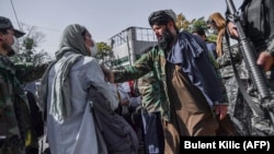 د بشري حقونو د څار نړیوال سازمان یوه چارواکې وايي، ۲۰۲۱میلادي کال چې لا یې لس ورځې پاتې دي، د افغان ښځو د حقونو لپاره بد کال و. 