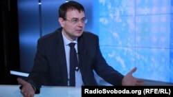 На думку Данила Гетманцева, перенесення окремих цілей свідчить про затримки із реалізацією програми EFF і перебігом реформ