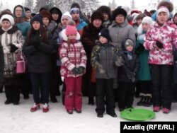 Флешмобта катнашучылар