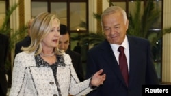 Өзбекстан президенті Ислам Каримов пен АҚШ мемлекеттік хатшысы Хиллари Клинтон. Ташкент, 22 қазан 2011 жыл.