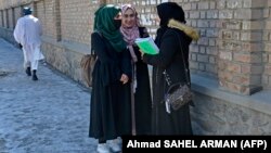 يوشمېر نجونې محصلانې