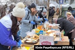 Працюють польові кухні