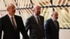 Predsednik Saveta EU Šarl Mišel (u sredini) sastaje se sa predsednikom Azerbejdžana Ilhamom Alijevim (levo) i jermenskim premijerom Nikolom Pašinjanom u Briselu 31. avgusta.