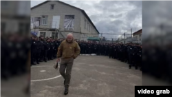 Евгений Пригожинга охшаган кеше тоткыннарны яллый