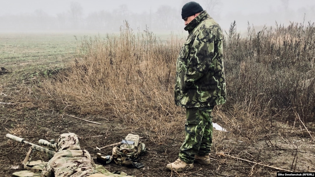 Руслан воевал в одном из полков спецназа, а теперь передает свой опыт как инструктор по снайпингу