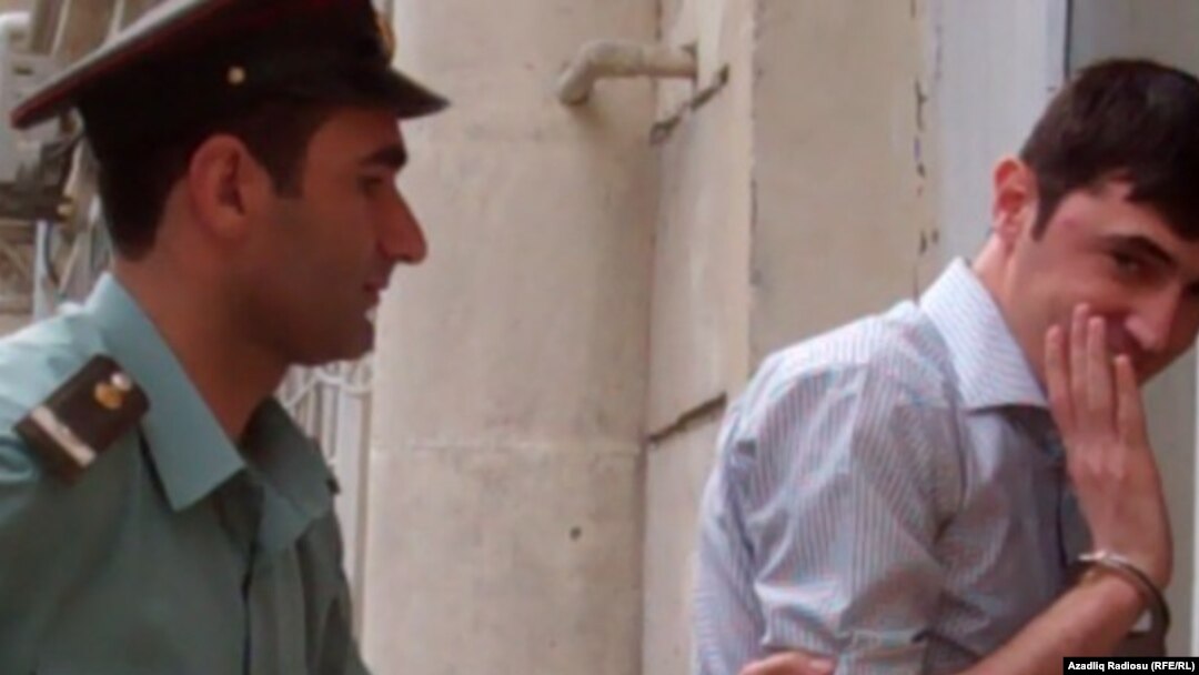 Azerbaijan -- Jailed Azerbaijani oppostion activist Tural Abbasli at court, Baku, 19Sep2011