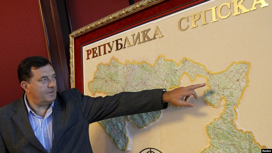 Milorad Dodik pokazuje granice RS-a, arhiv