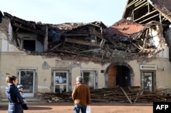 Do sada je podneseno 14.175 zahtjeva za statičku procjenu objekta oštećenih u potresu, od kojih je 4.194 pregledano (na fotografiji posljedice potresa kod epicentra)