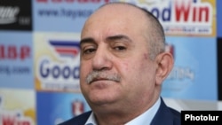 Armenia -- Samvel Babayan, a retired army general, at a news conference in Yerevan, April 19, 2019.