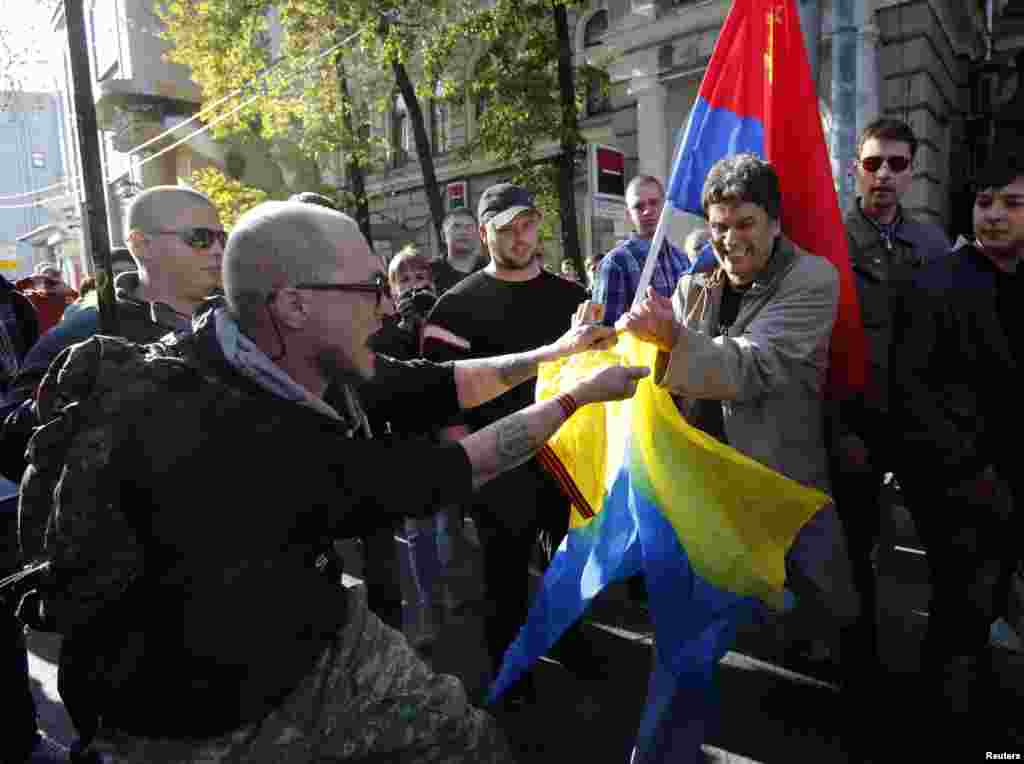 Прихильники так званої «Новоросії» вчинили напад на активістів «Маршу миру»