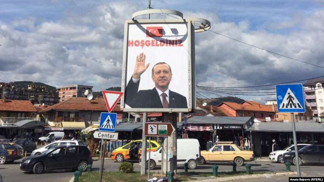 Slika turskog predsednika Erdoana na plakatu u Novom Pazaru, 9. oktobar 2017.