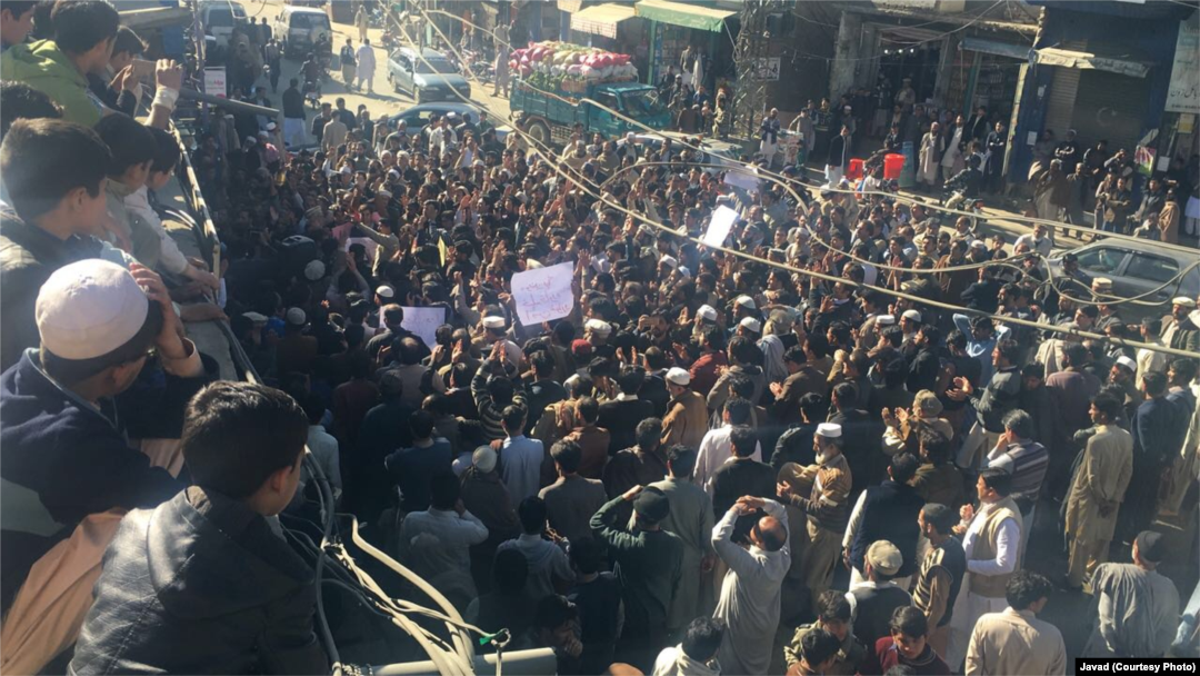په سوات کې د امنیتي پوستو د ځورونو خلاف د خلکو مظاهره