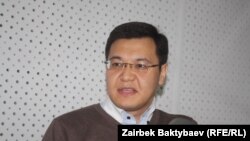 Азат Эркебаев.