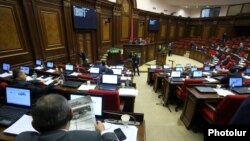 Armenia - The National Assembly debates amendments to the Electoral Code in Yerevan, 18Oct2016.