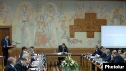 Հայաստան -- Կառավարության նիստը Արմավիրի մարզում, 17-ը դեկտեմբերի, 2009թ.