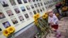Стіна пам'яті на мурах Михайлівського Золотоверхого монастиря. Київ, 29 серпня 2019 року