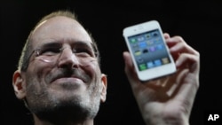 Стивен Джобс с iPhone 4